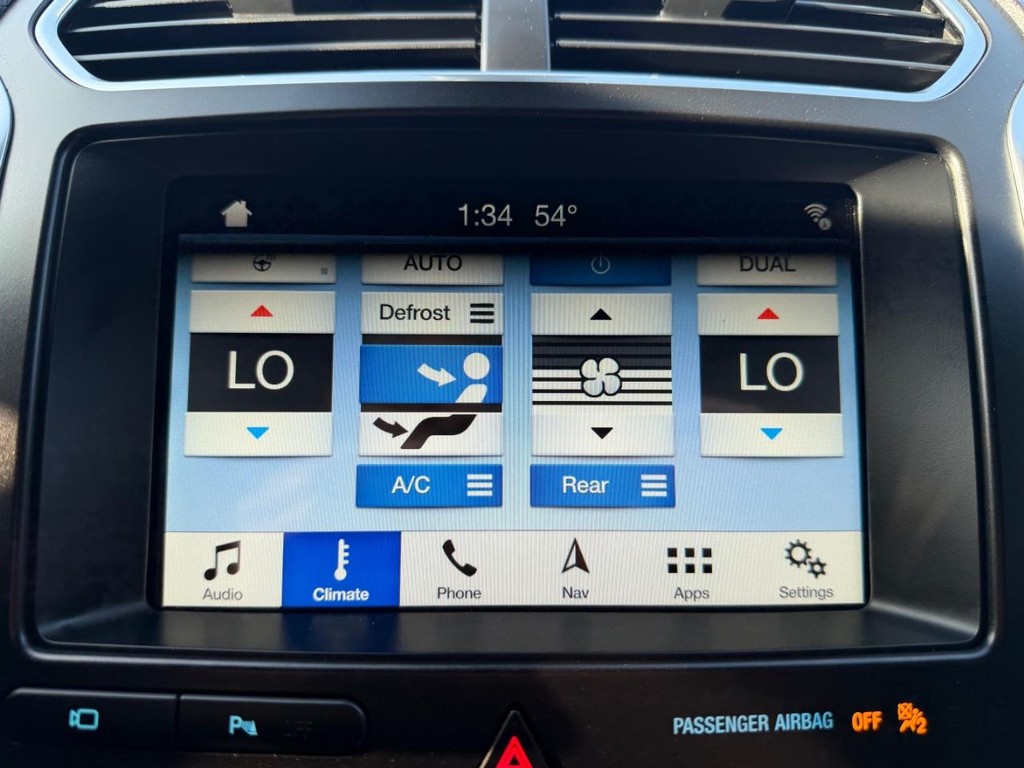 Ford Explorer Vehicle Full-screen Gallery Image 46