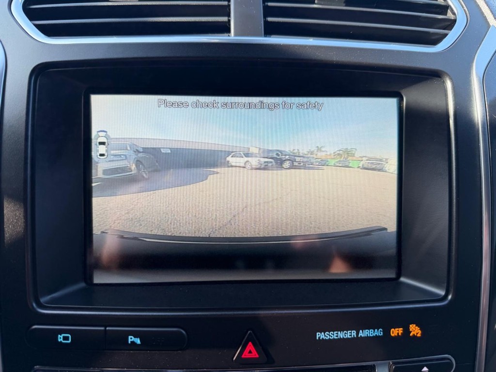 Ford Explorer Vehicle Full-screen Gallery Image 50