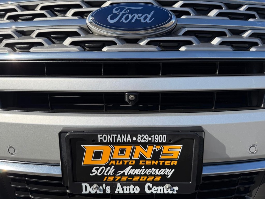 Ford Explorer Vehicle Full-screen Gallery Image 52