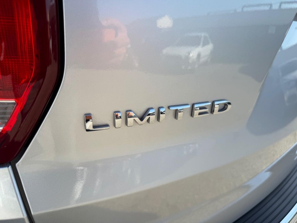 Ford Explorer Vehicle Full-screen Gallery Image 56