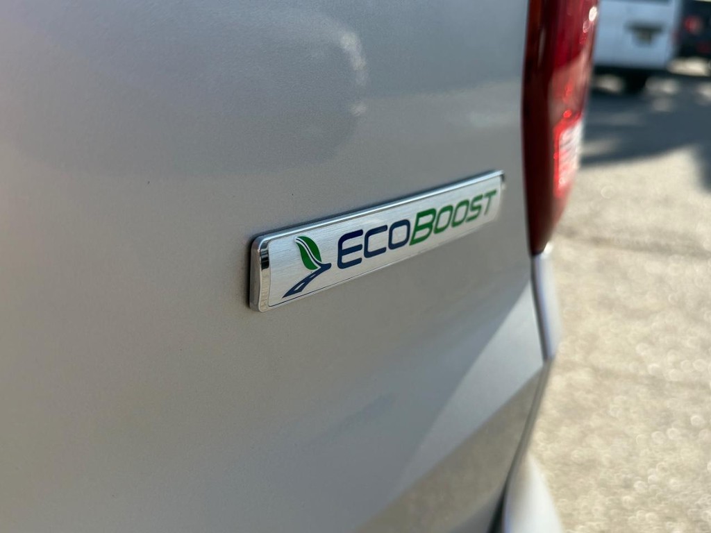 Ford Explorer Vehicle Full-screen Gallery Image 57