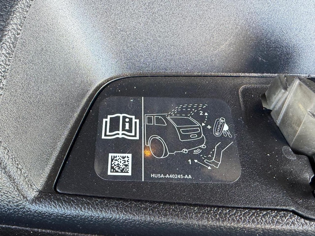 Ford Explorer Vehicle Full-screen Gallery Image 60