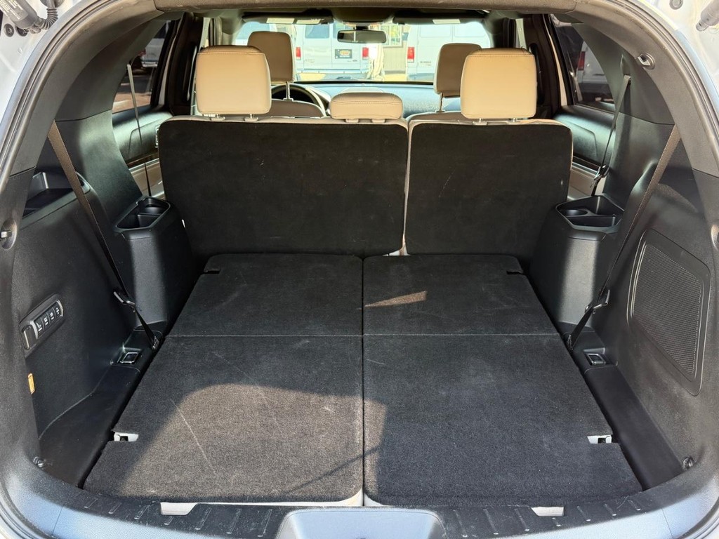 Ford Explorer Vehicle Full-screen Gallery Image 62