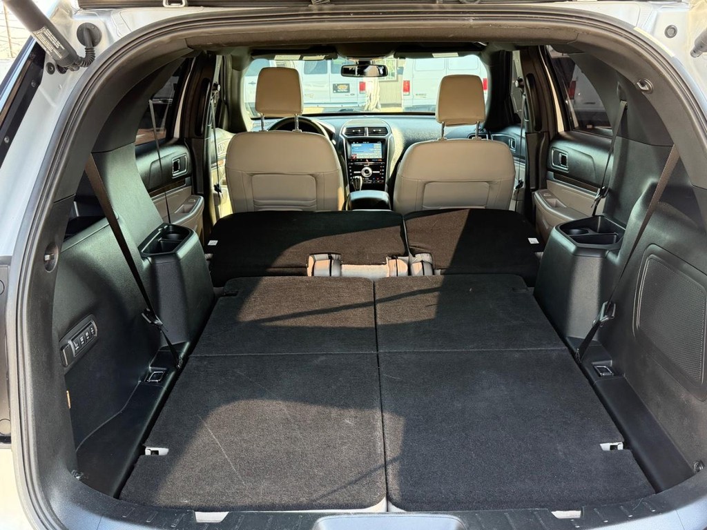 Ford Explorer Vehicle Full-screen Gallery Image 63