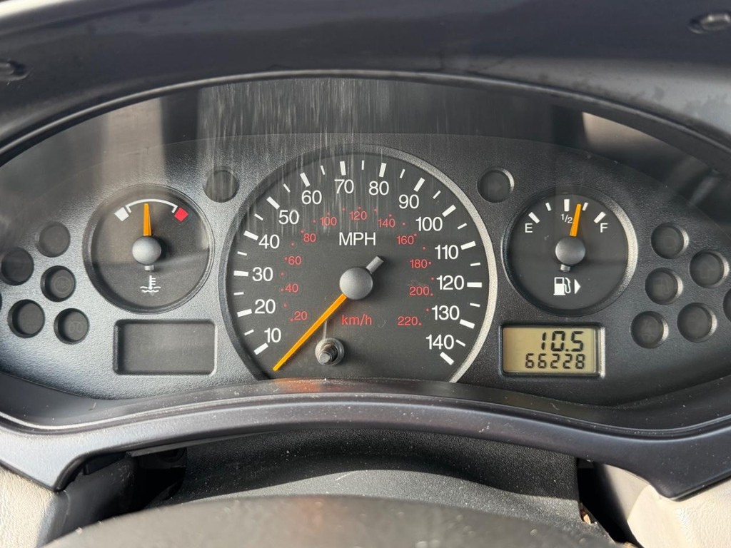 Ford Focus Vehicle Full-screen Gallery Image 30