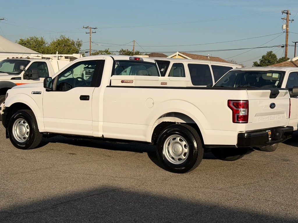 Ford F-150 Vehicle Full-screen Gallery Image 09