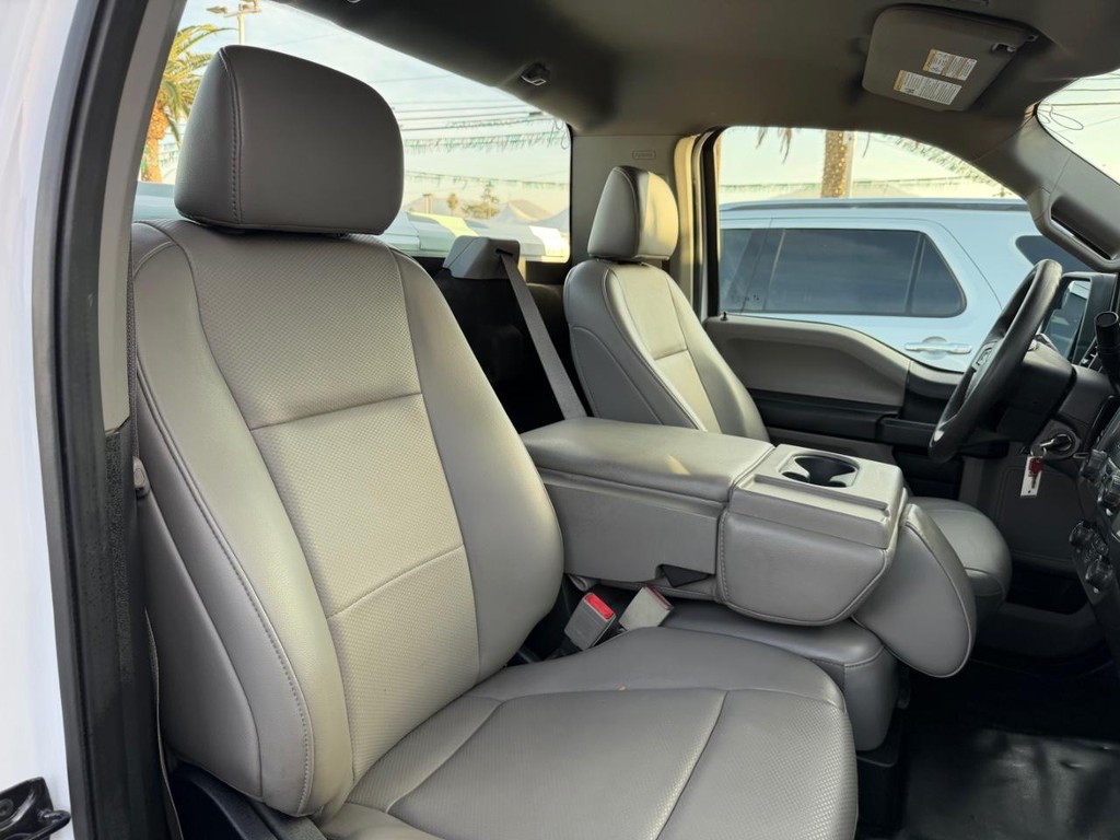 Ford F-150 Vehicle Full-screen Gallery Image 22