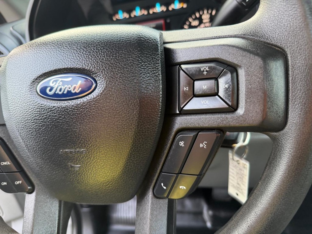 Ford F-150 Vehicle Full-screen Gallery Image 27