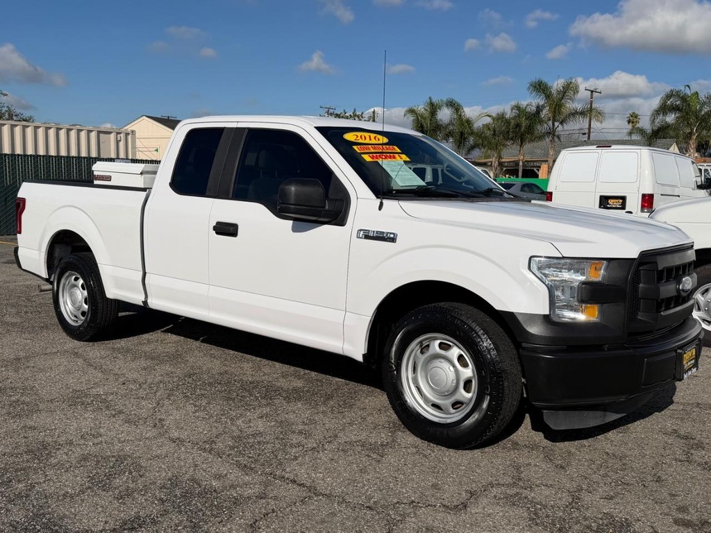 Ford F-150 Vehicle Full-screen Gallery Image 03
