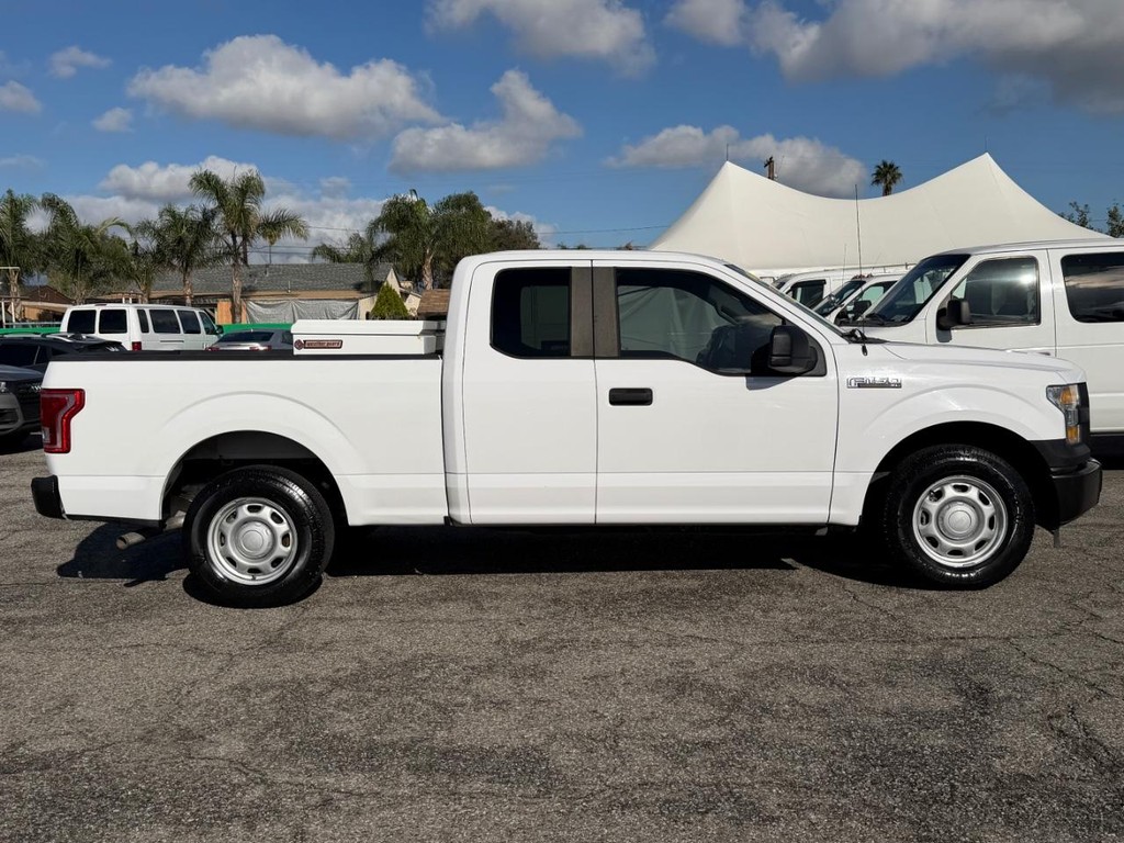 Ford F-150 Vehicle Full-screen Gallery Image 05