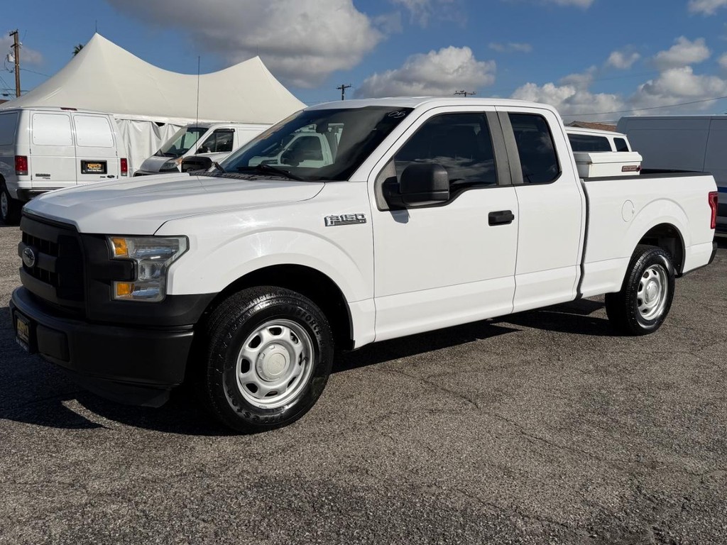 Ford F-150 Vehicle Full-screen Gallery Image 12