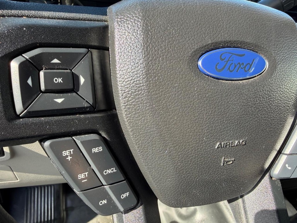 Ford F-150 Vehicle Full-screen Gallery Image 34