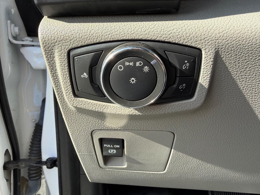 Ford F-150 Vehicle Full-screen Gallery Image 38