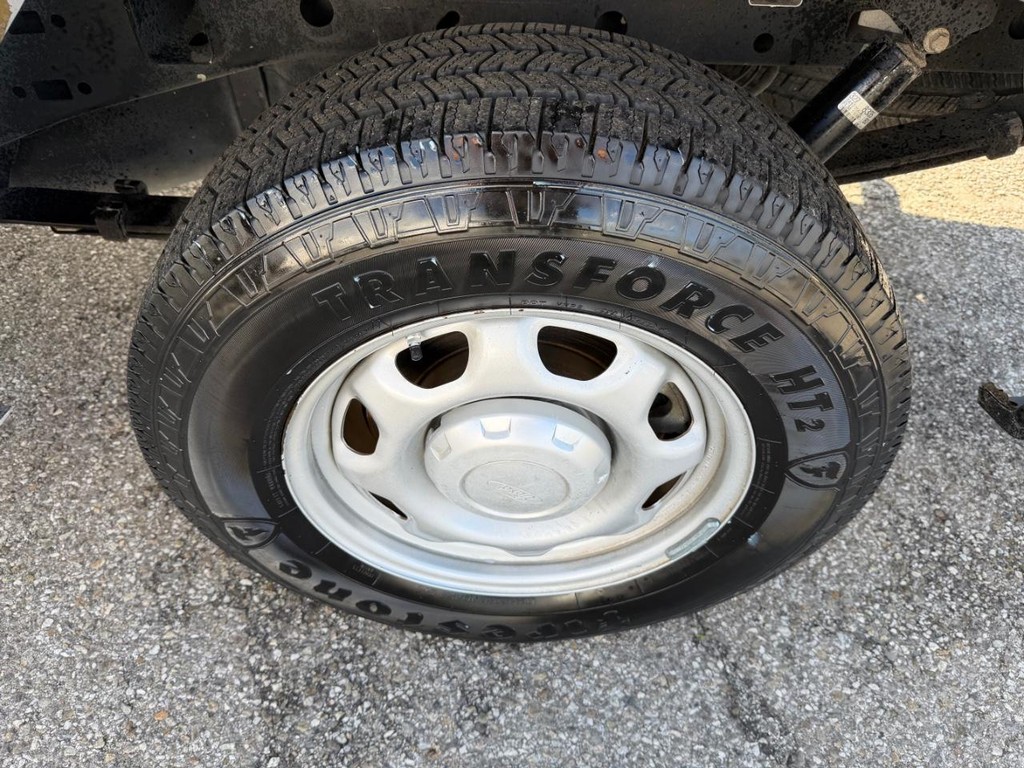 Ford F-150 Vehicle Full-screen Gallery Image 45