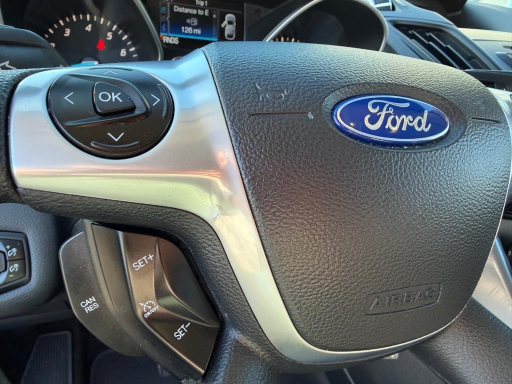 Ford Escape Vehicle Full-screen Gallery Image 34