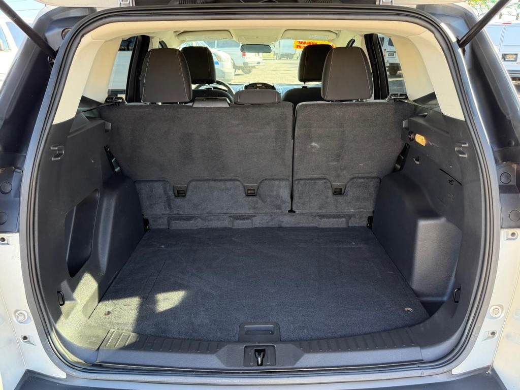 Ford Escape Vehicle Full-screen Gallery Image 37