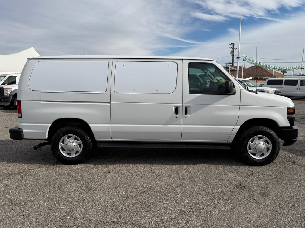 Ford E-250 Cargo Van Vehicle Full-screen Gallery Image 06