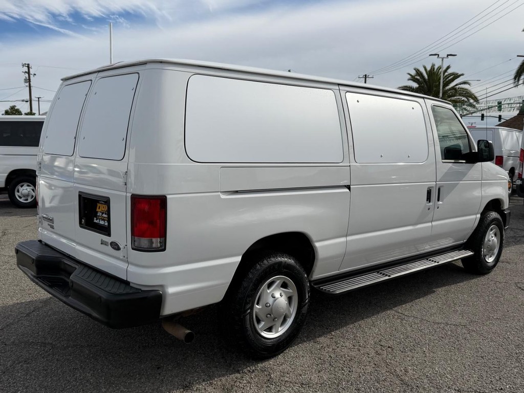 Ford E-250 Cargo Van Vehicle Full-screen Gallery Image 07