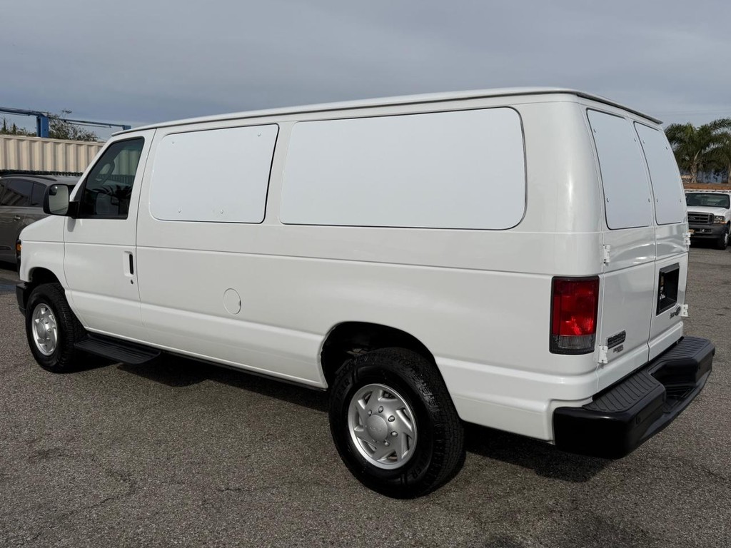 Ford E-250 Cargo Van Vehicle Full-screen Gallery Image 10