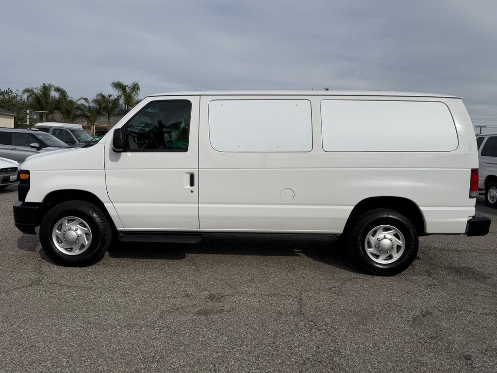 Ford E-250 Cargo Van Vehicle Full-screen Gallery Image 12