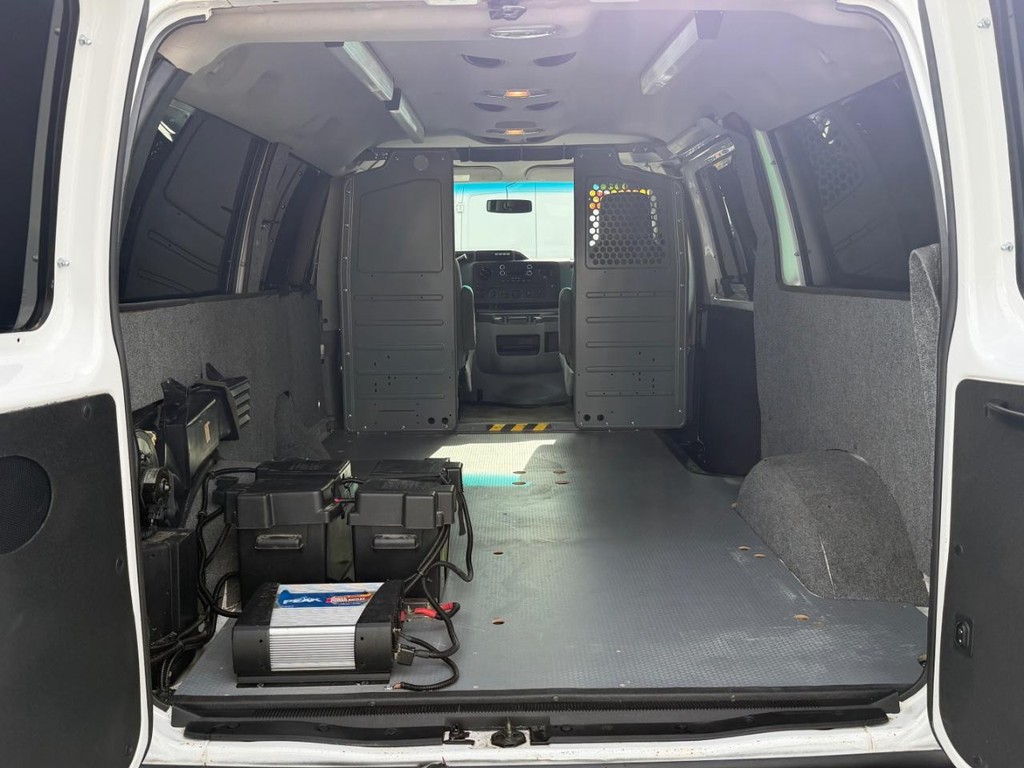 Ford E-250 Cargo Van Vehicle Full-screen Gallery Image 16