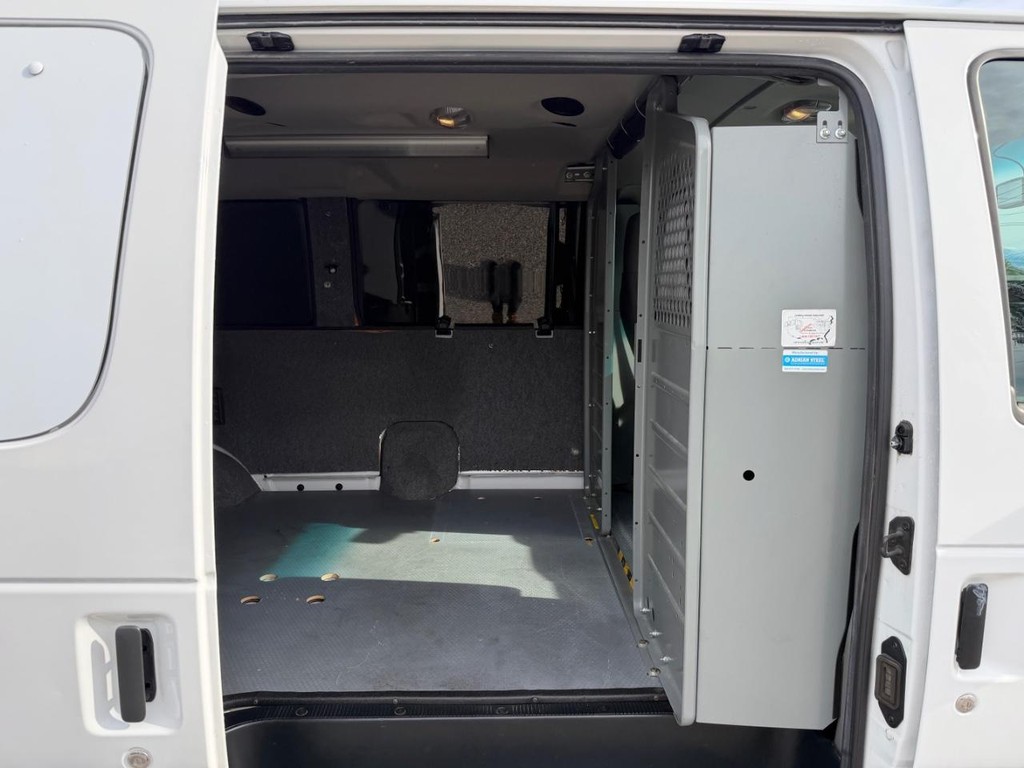Ford E-250 Cargo Van Vehicle Full-screen Gallery Image 21