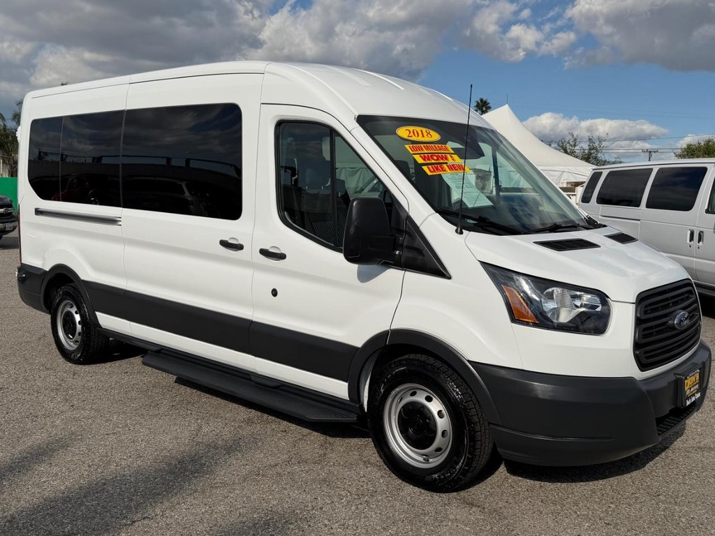 Ford Transit 350 Vehicle Full-screen Gallery Image 03