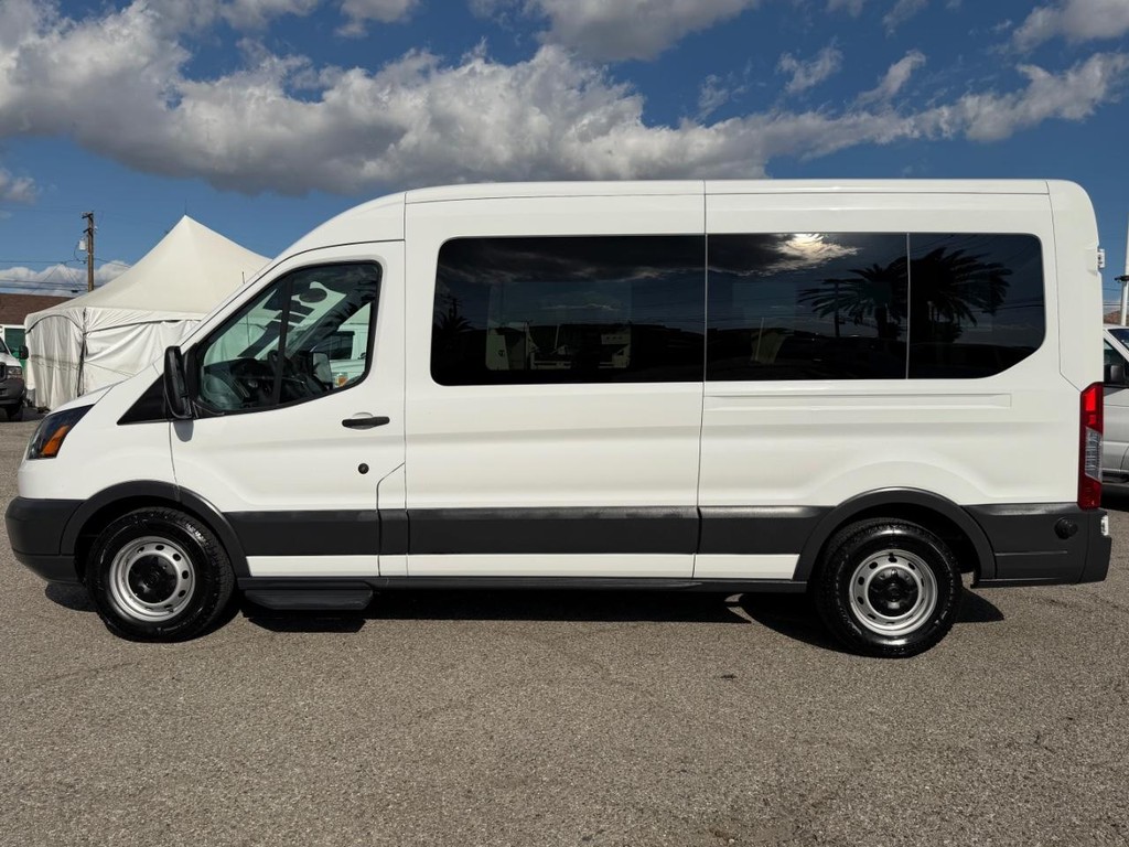 Ford Transit 350 Vehicle Full-screen Gallery Image 11