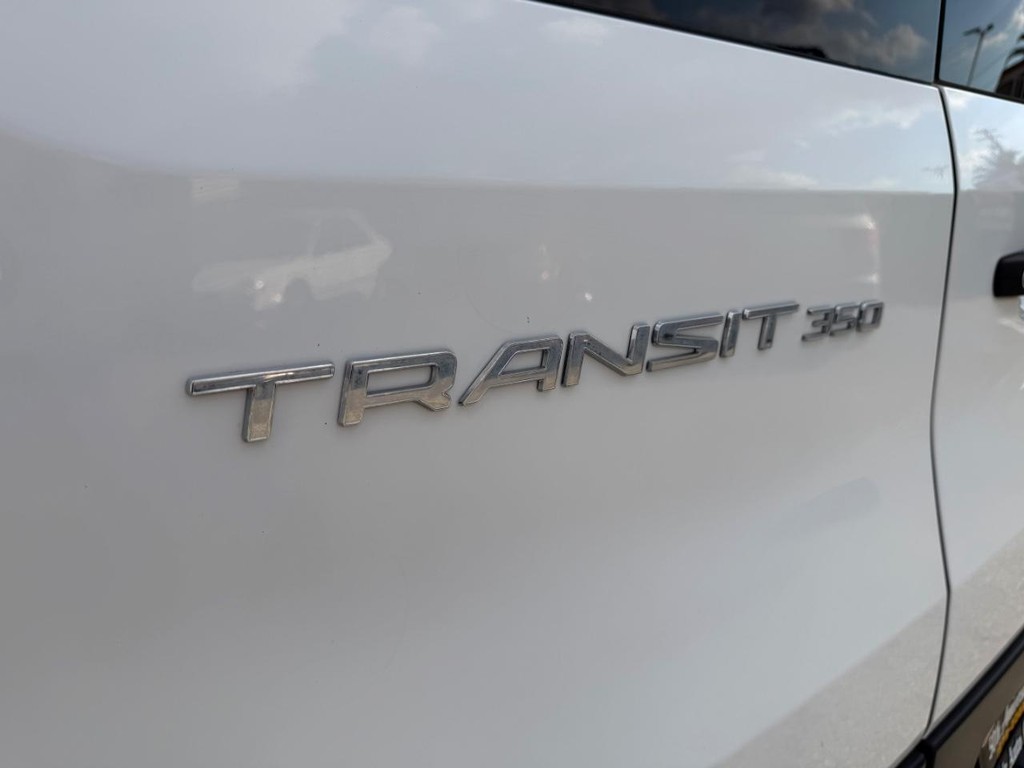 Ford Transit 350 Vehicle Full-screen Gallery Image 47