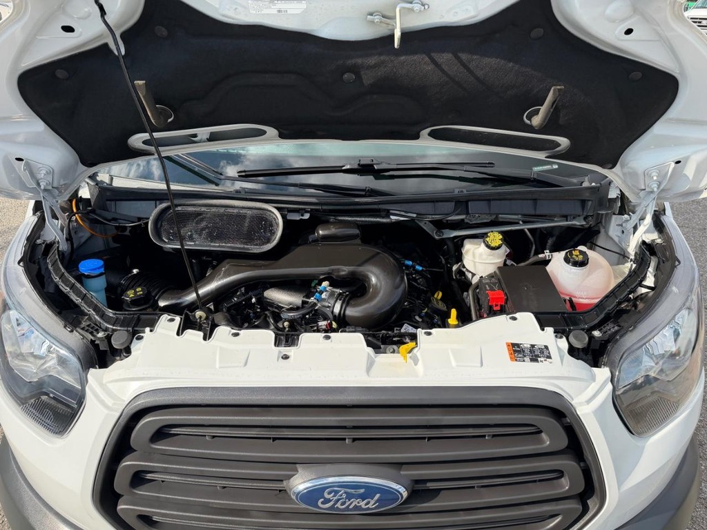 Ford Transit 350 Vehicle Full-screen Gallery Image 53