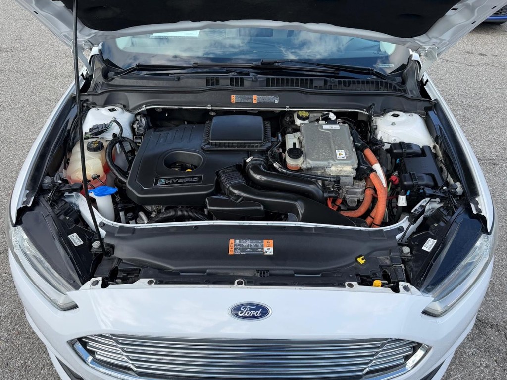 Ford Fusion Vehicle Full-screen Gallery Image 43