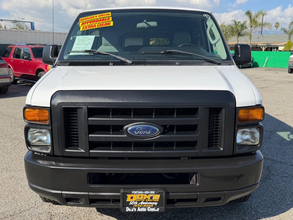 Ford E-350 15 Passenger Van Vehicle Full-screen Gallery Image 14