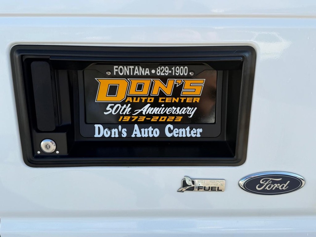 Ford E-350 15 Passenger Van Vehicle Full-screen Gallery Image 37