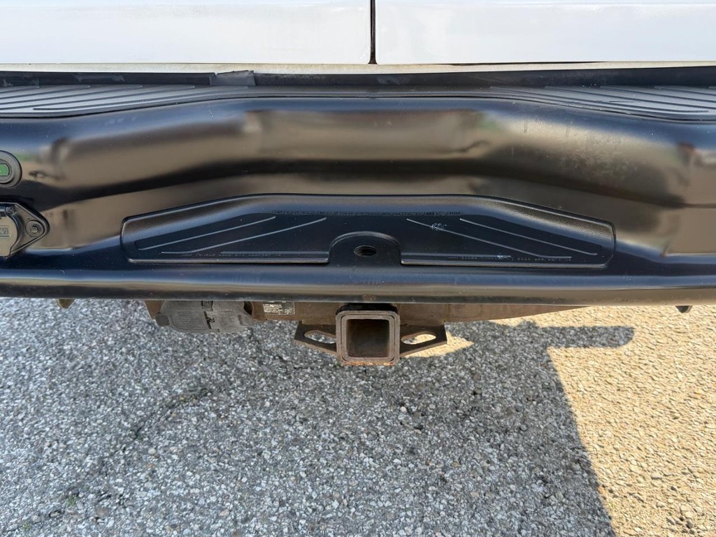 Ford E-350 15 Passenger Van Vehicle Full-screen Gallery Image 41