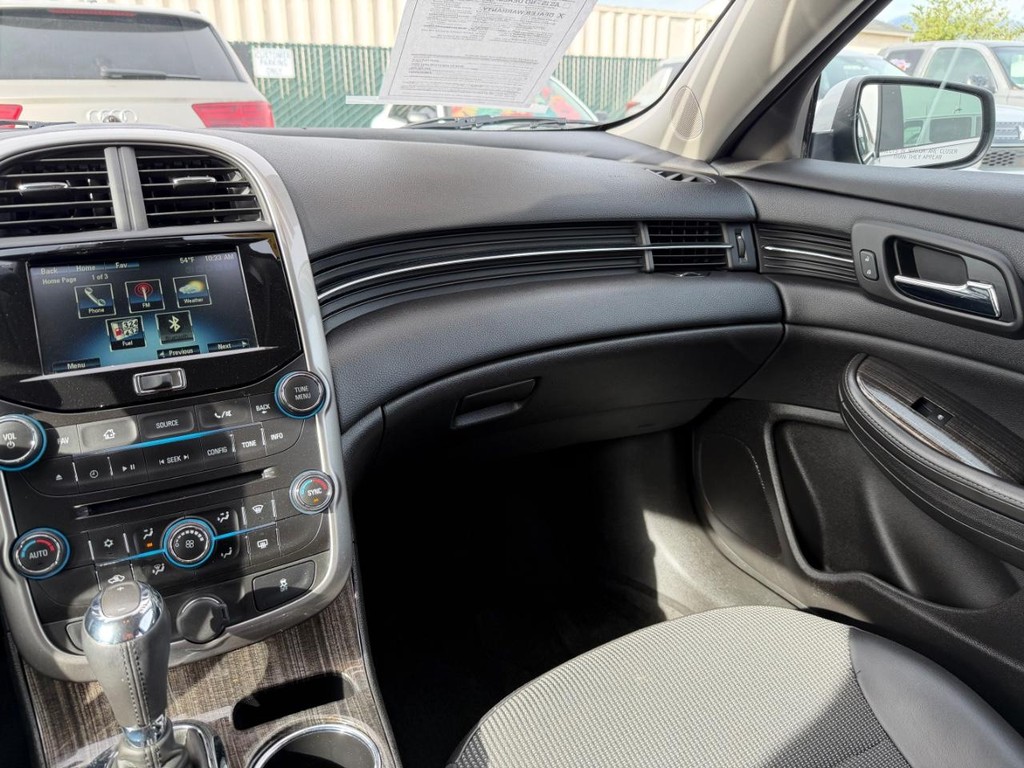 Chevrolet Malibu Vehicle Full-screen Gallery Image 25