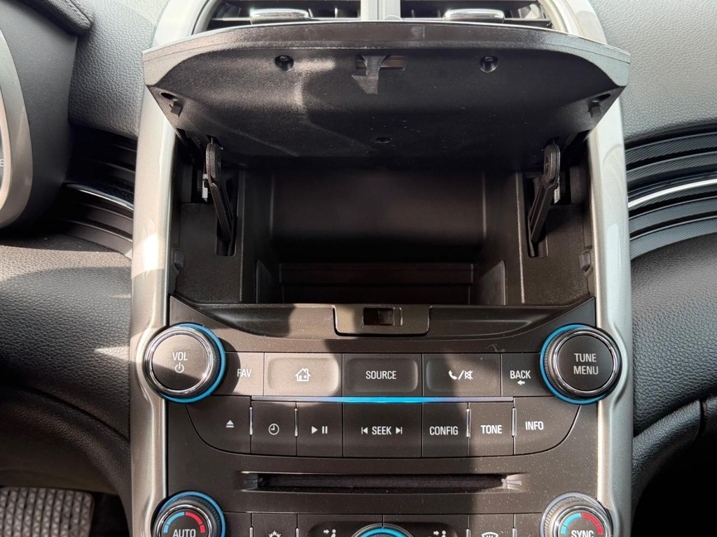 Chevrolet Malibu Vehicle Full-screen Gallery Image 33