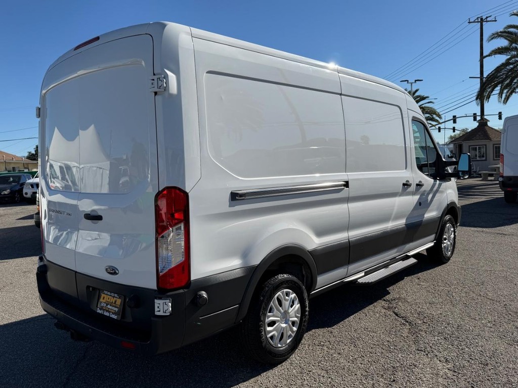 Ford Transit 350 Vehicle Full-screen Gallery Image 07