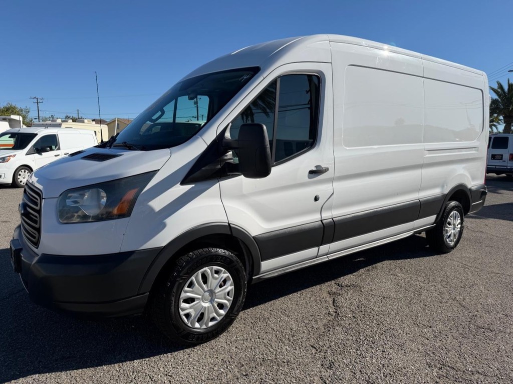 Ford Transit 350 Vehicle Full-screen Gallery Image 13