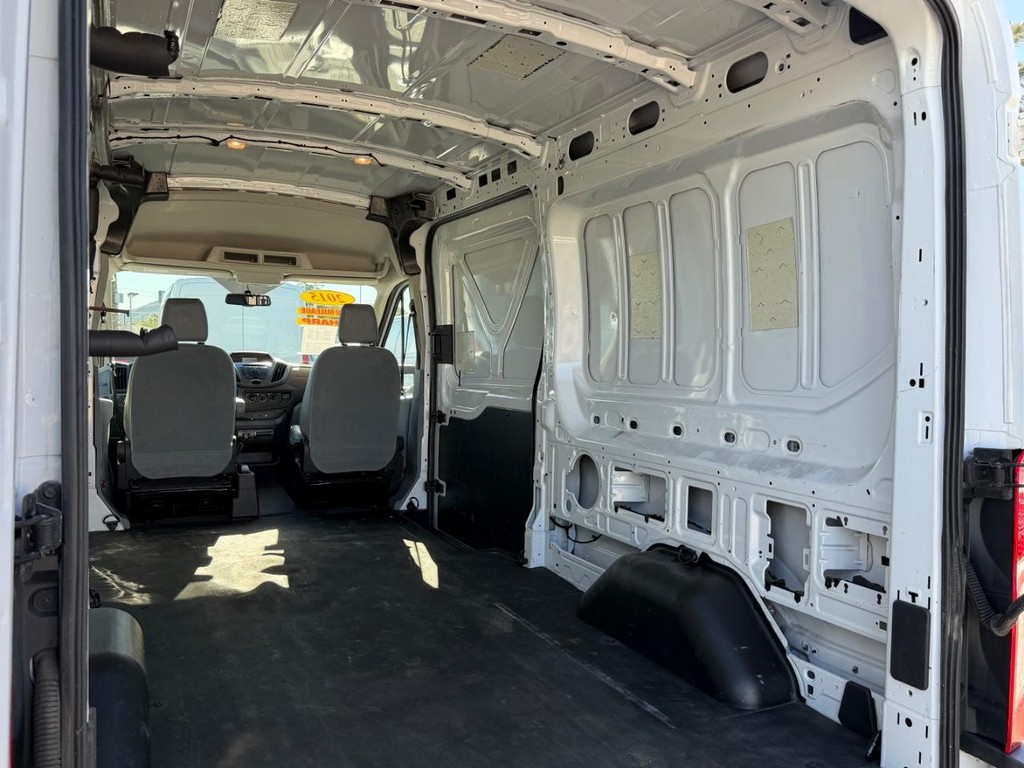 Ford Transit 350 Vehicle Full-screen Gallery Image 18