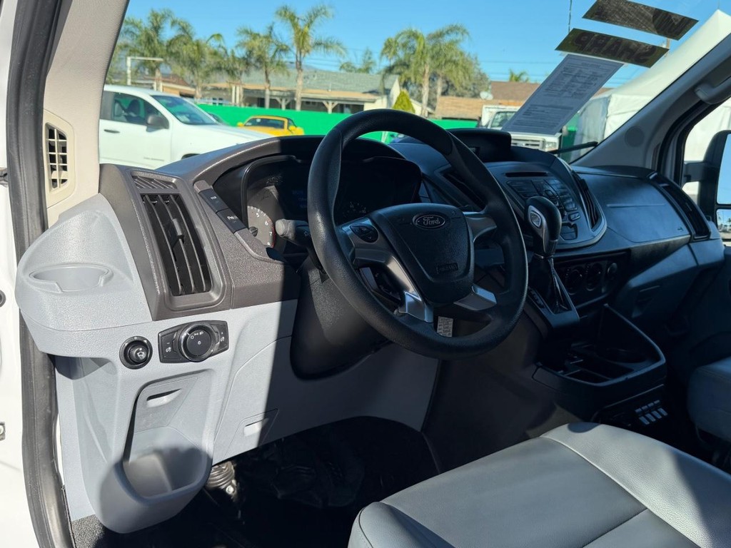 Ford Transit 350 Vehicle Full-screen Gallery Image 22