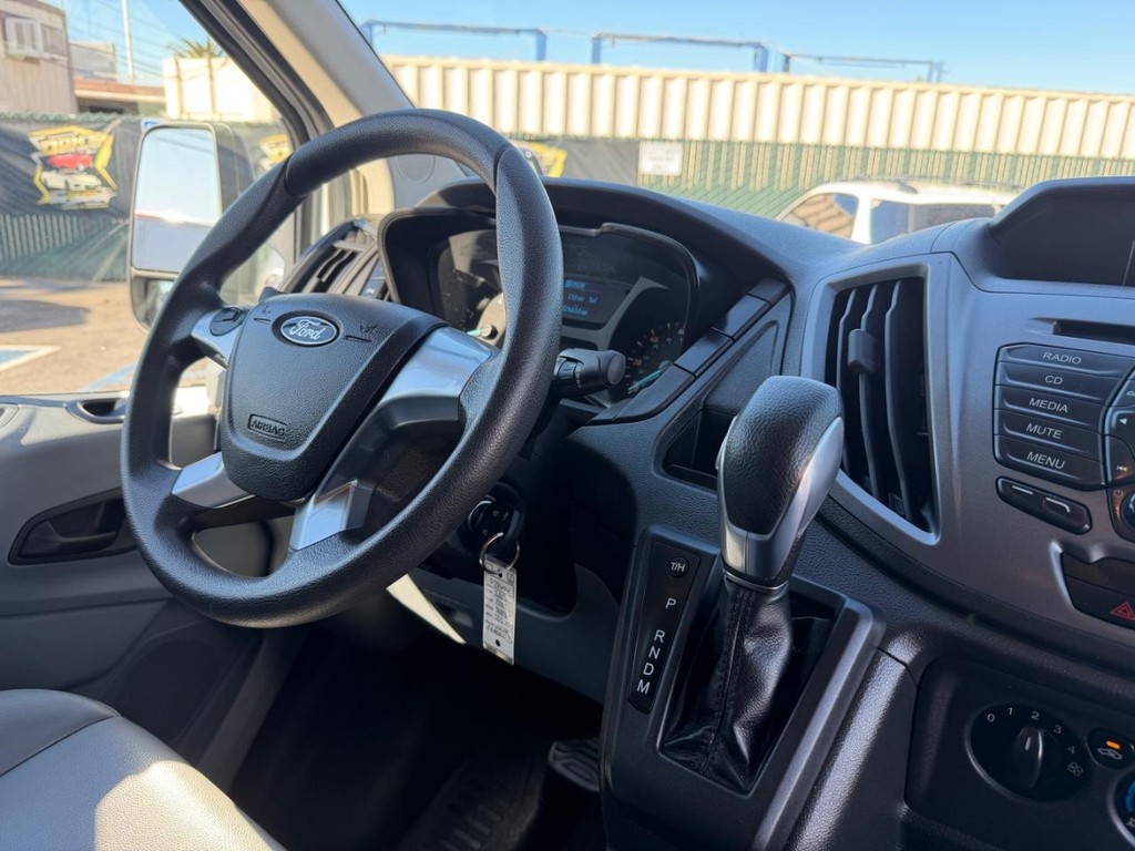 Ford Transit 350 Vehicle Full-screen Gallery Image 29