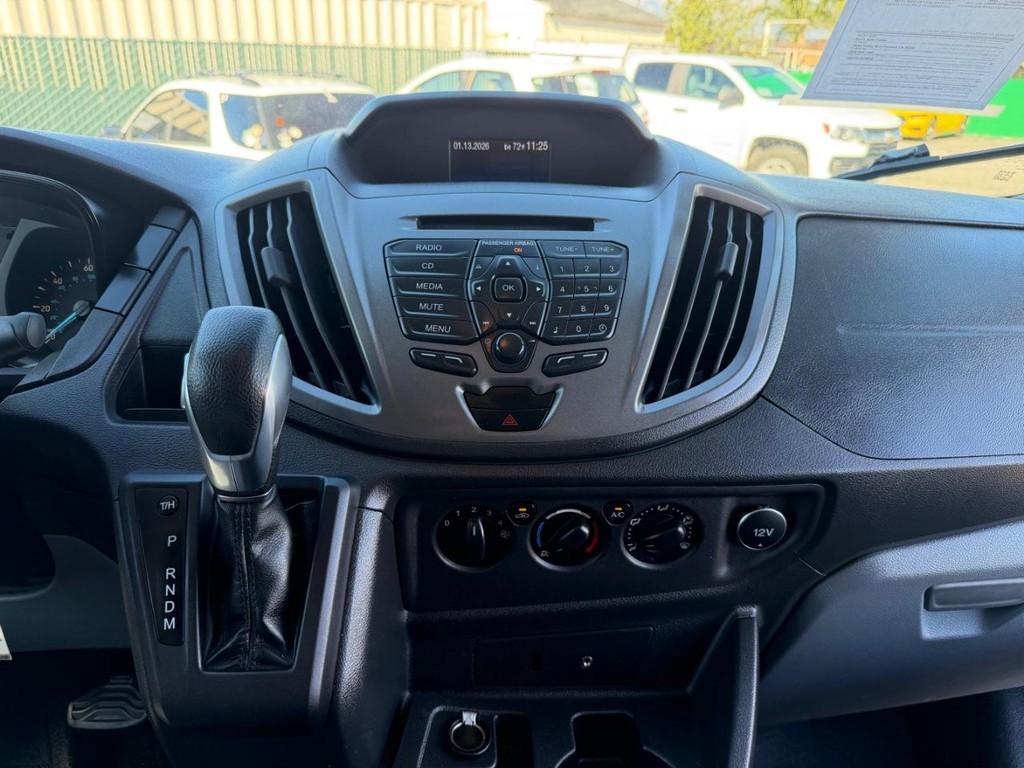 Ford Transit 350 Vehicle Full-screen Gallery Image 30