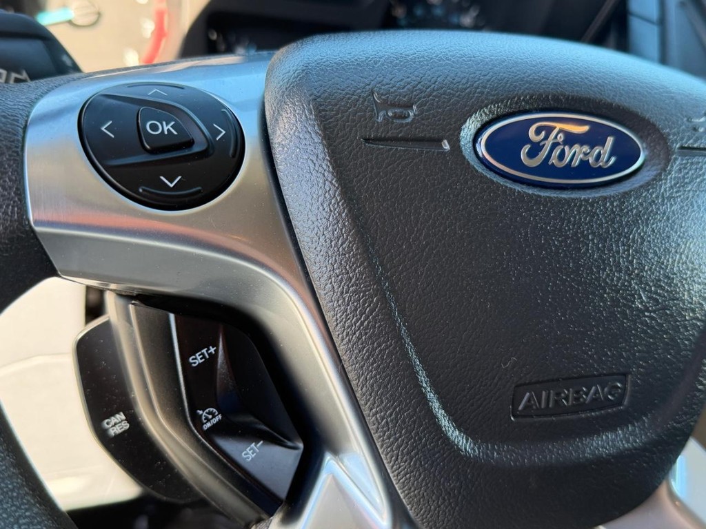 Ford Transit 350 Vehicle Full-screen Gallery Image 32