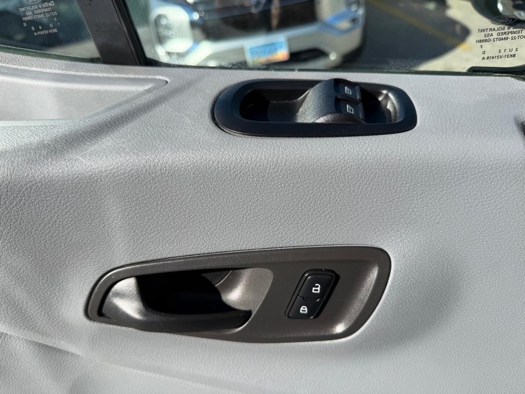 Ford Transit 350 Vehicle Full-screen Gallery Image 34