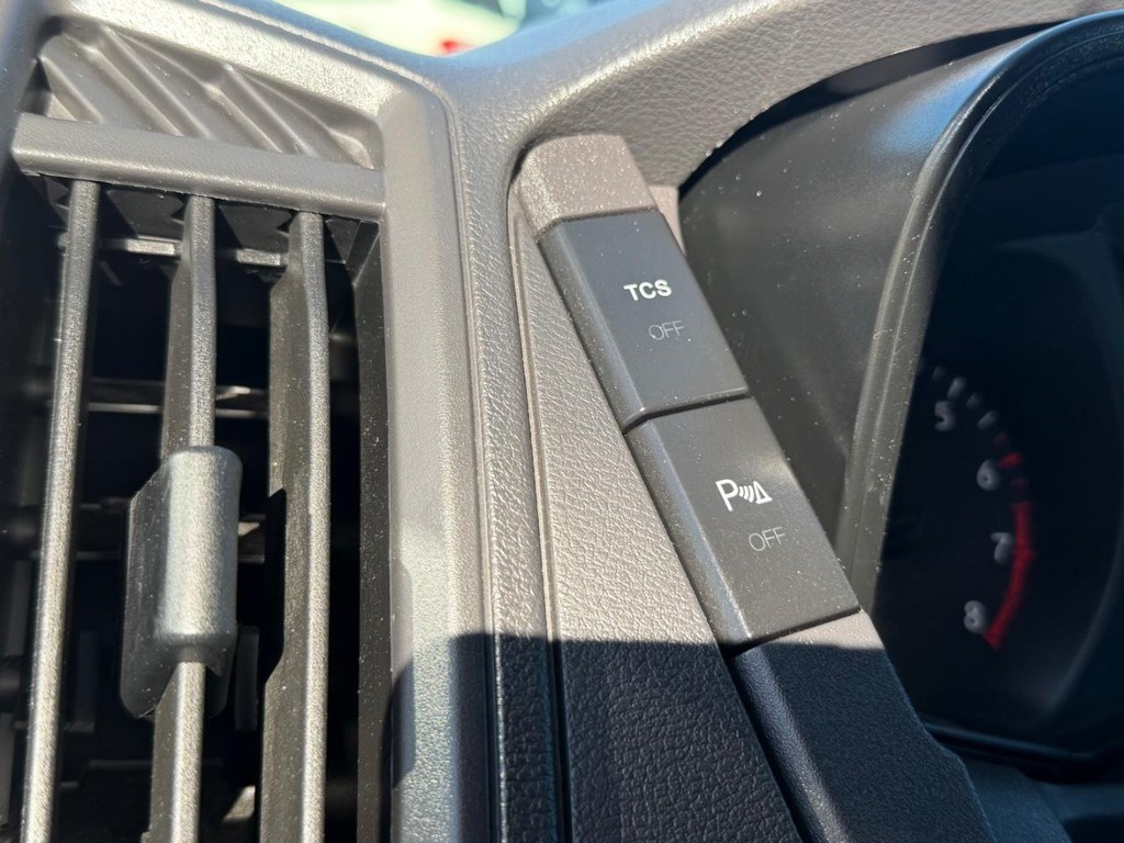 Ford Transit 350 Vehicle Full-screen Gallery Image 36