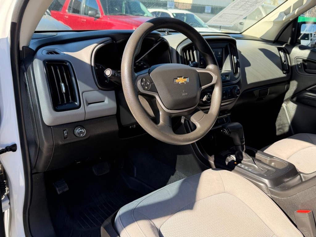 Chevrolet Colorado Vehicle Full-screen Gallery Image 16