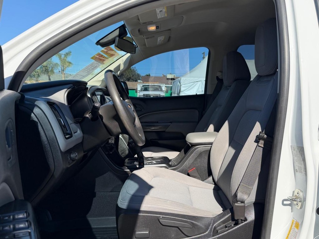 Chevrolet Colorado Vehicle Full-screen Gallery Image 17