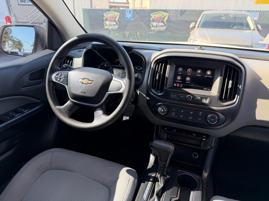 Chevrolet Colorado Vehicle Full-screen Gallery Image 24