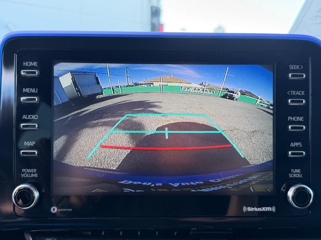 Toyota C-HR Vehicle Full-screen Gallery Image 39