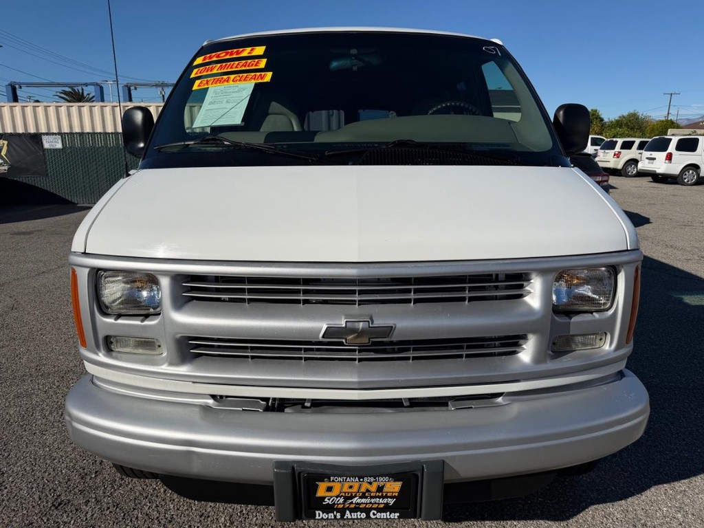 Chevrolet Express 3500 Vehicle Full-screen Gallery Image 14